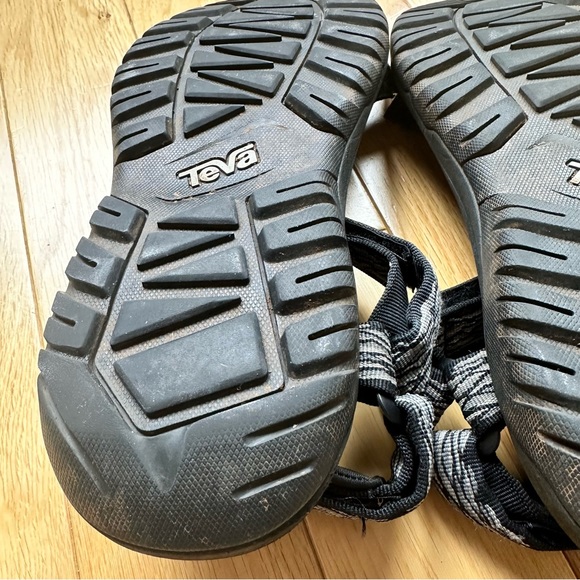 Men’s Teva Sandals - Picture 10 of 11